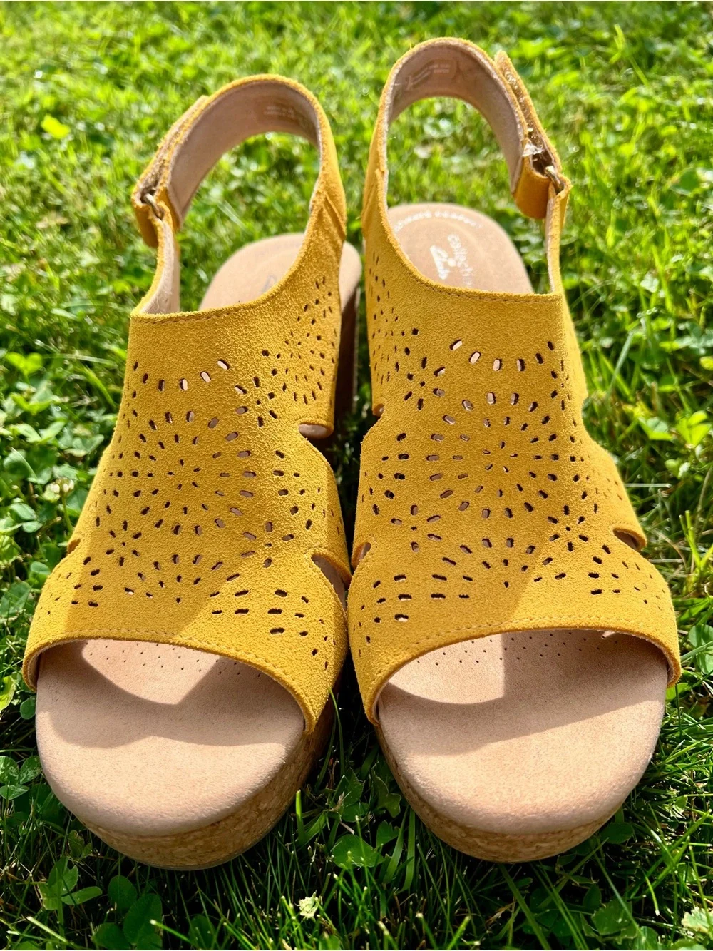 NWOB Gold Marigold Honey Yellow Clark’s Wedge Slingback Sandal 7.5 platform rare